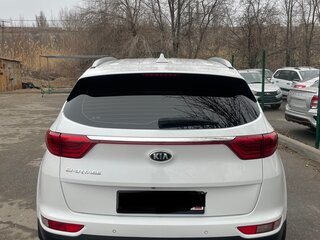 2018 Kia Sportage IV Рестайлинг, белый, 2200000 рублей, вид 4