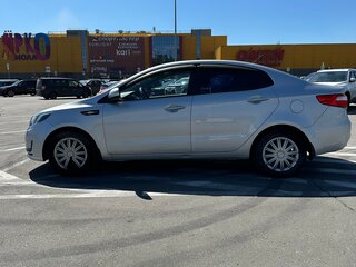 2014 Kia Rio III, серебристый, 850000 рублей, вид 4