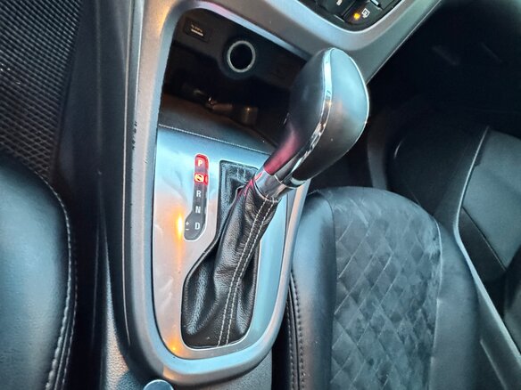 2012 Opel Astra GTC J Рестайлинг, красный, 920000 рублей - вид 15