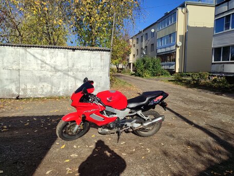 1997 Honda VTR 1000, красный, 360000 рублей, вид 1