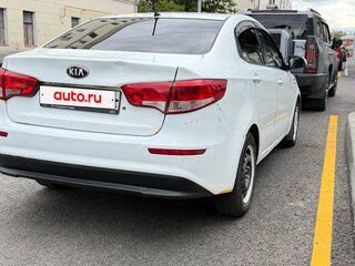 2015 Kia Rio III Рестайлинг, белый, 480000 рублей, вид 4