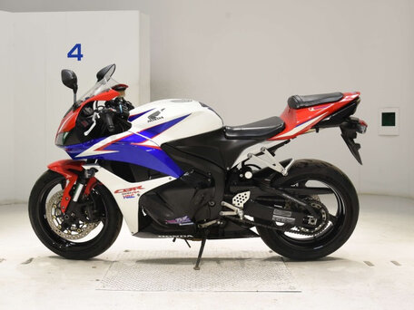2010 Honda CBR 600RR, красный, 650000 рублей, вид 1