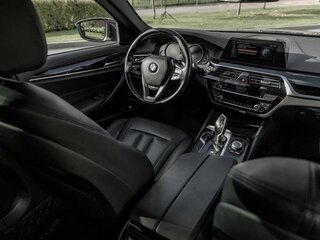 2020 BMW 5 серии 520i VII (G30/G31/G38), чёрный, 2500000 рублей, вид 4
