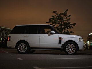 2011 Land Rover Range Rover Supercharged III Рестайлинг 2, белый, 2800000 рублей, вид 3