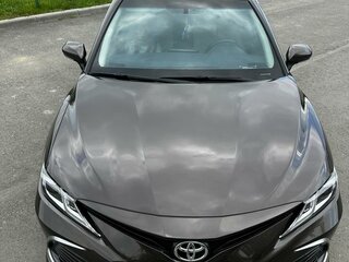 2022 Toyota Camry VIII (XV70) Рестайлинг, коричневый, 3950000 рублей, вид 3
