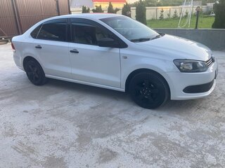 2014 Volkswagen Polo V, белый, 690000 рублей, вид 3