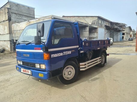 1992 Mazda Titan, синий, 2370000 рублей, вид 2