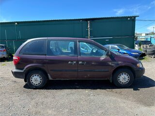 2002 Chrysler Voyager IV, красный, 270000 рублей, вид 3
