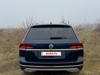 2018 Volkswagen Teramont I, синий, 3050000 рублей, вид 4