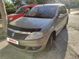 2013 Renault Logan I Рестайлинг, бежевый, 550000 рублей, вид 2