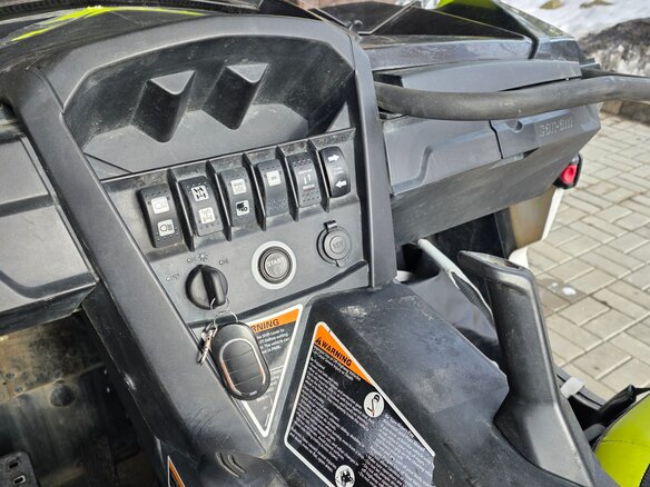 2015 BRP Can-Am Maverick 1000R, белый, 1500000 рублей - вид 1