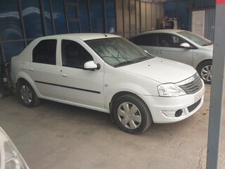 2014 Renault Logan I Рестайлинг, белый, 470000 рублей, вид 2