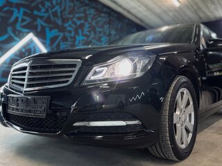 2011 Mercedes-Benz C-Класс 180 BlueEFFICIENCY III (W204) Рестайлинг, чёрный, 1500000 рублей, вид 1