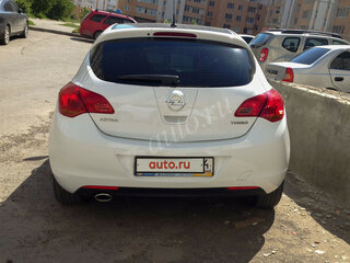 2010 Opel Astra J, белый, 550000 рублей, вид 3