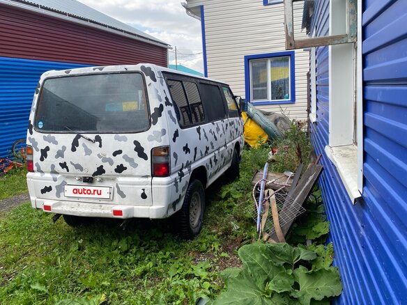 1990 Mitsubishi Delica III, голубой, 315000 рублей - вид 2