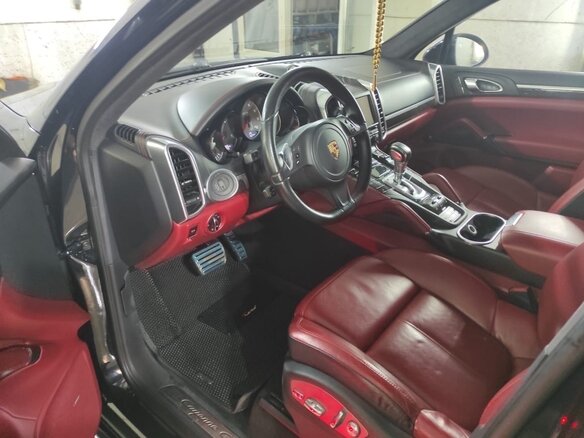 2014 Porsche Cayenne GTS II (958), чёрный, 2800000 рублей - вид 3