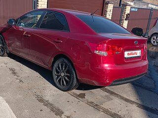 2010 Kia Cerato 5-speed II, красный, 550000 рублей, вид 4
