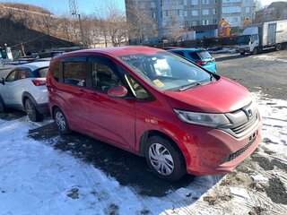 2018 Honda Freed II, красный, 1400000 рублей, вид 3