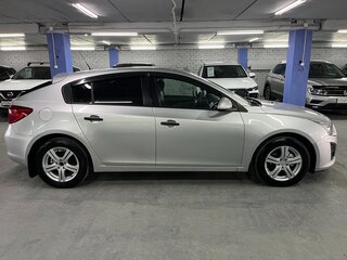 2014 Chevrolet Cruze I Рестайлинг, серебристый, 765000 рублей, вид 4