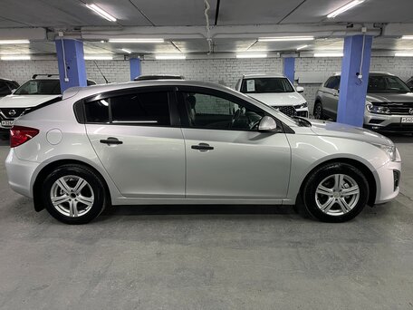 2014 Chevrolet Cruze I Рестайлинг, серебристый, 765000 рублей, вид 4