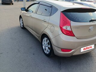 2011 Hyundai Solaris I, бежевый, 500000 рублей, вид 4
