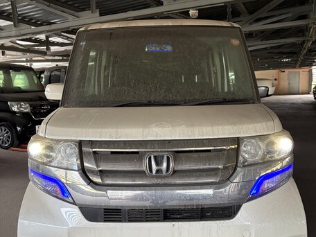 2017 Honda N-BOX I Рестайлинг, белый, 895000 рублей, вид 5