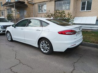 2020 Ford Fusion (North America) II Рестайлинг, белый, 2500000 рублей, вид 2