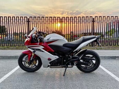 2011 Honda CBR 600F, белый, 670000 рублей, вид 1