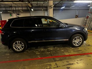 2013 Volkswagen Touareg II, синий, 2600000 рублей, вид 2