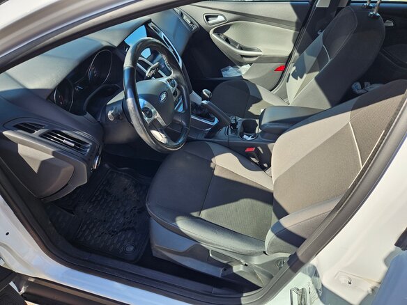 2014 Ford Focus III, белый, 1150000 рублей - вид 4