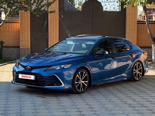 2017 Toyota Camry VIII (XV70), синий, 2375000 рублей, вид 4