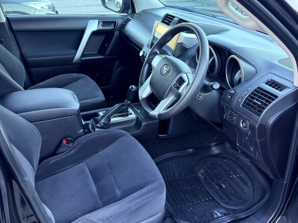 2014 Toyota Land Cruiser Prado 4-speed 150 Series Рестайлинг 1, чёрный, 3000000 рублей - вид 19