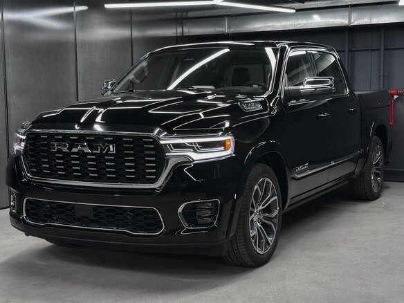 2026 Ram 1500 Crew Cab V Рестайлинг, чёрный, 9900000 рублей - вид 2