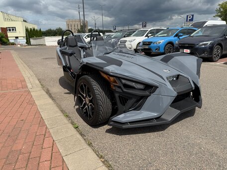 2023 Polaris Slingshot, серый, 3812226 рублей, вид 3