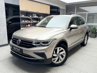 2021 Volkswagen Tiguan II Рестайлинг, коричневый, 2570000 рублей, вид 1