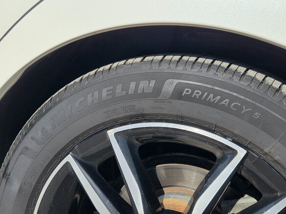 2017 Toyota Camry VII (XV50) Рестайлинг 2, белый, 2450000 рублей - вид 11