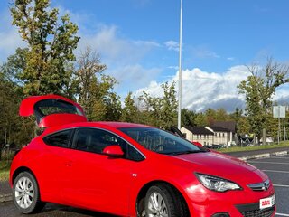 2011 Opel Astra GTC J Рестайлинг, красный, 750000 рублей, вид 5