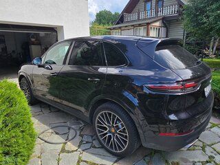2018 Porsche Cayenne III, чёрный, 5780000 рублей, вид 3