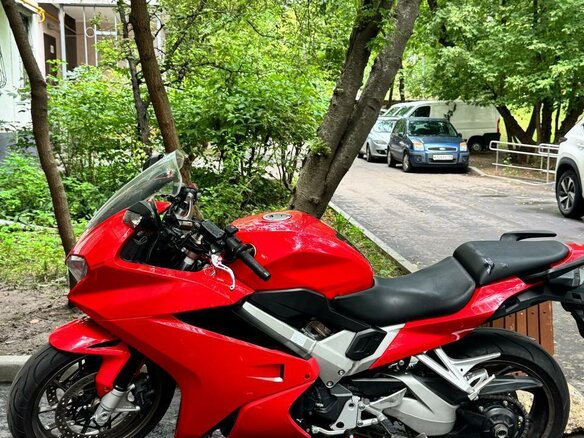 2015 Honda VFR 800, красный, 650000 рублей - вид 3