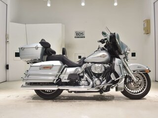 2011 Harley-Davidson Electra Glide, серебристый, 785000 рублей, вид 2