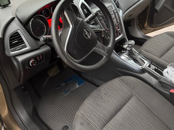 2012 Opel Astra J Рестайлинг, бежевый, 1000000 рублей - вид 7
