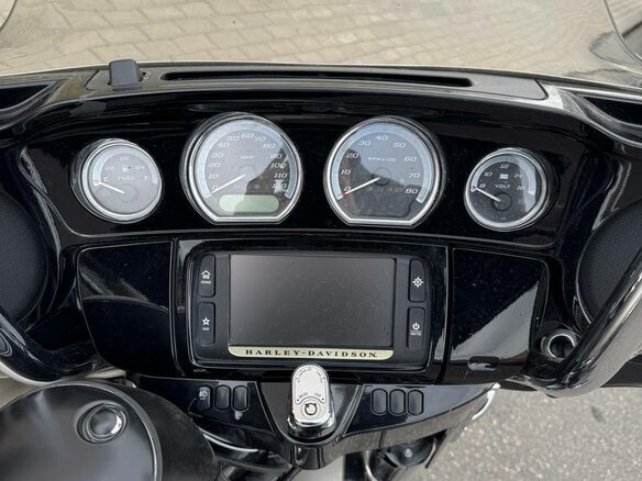 2018 Harley-Davidson Electra Glide, бежевый, 1450000 рублей - вид 4