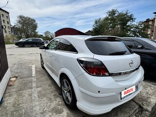 2010 Opel Astra GTC H Рестайлинг, белый, 650000 рублей, вид 4