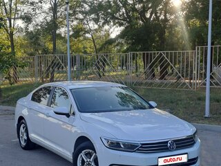 2017 Volkswagen Passat B8, белый, 2280000 рублей, вид 3