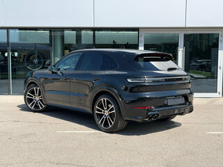 2026 Porsche Cayenne III Рестайлинг, чёрный, 18990000 рублей, вид 4