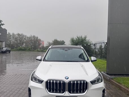 2023 BMW X1 Long 20Li sDrive III (U11/U12), белый, 2800000 рублей, вид 2