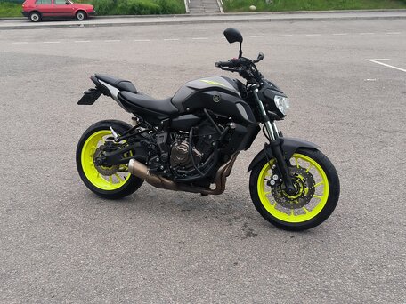 2018 Yamaha MT-07 (FZ-07), серый, 720000 рублей, вид 4