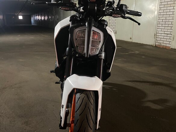 2020 KTM 390 Duke, белый, 530000 рублей - вид 1