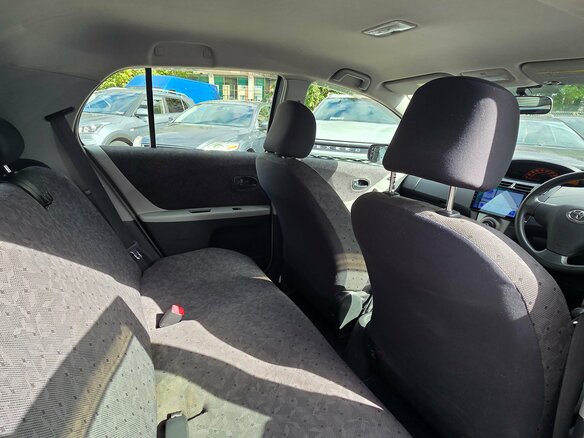 2010 Toyota Vitz II (XP90), серый, 419000 рублей - вид 5