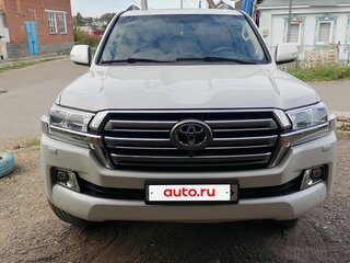 2015 Toyota Land Cruiser 200 Series Рестайлинг 2, белый, 5000000 рублей, вид 2